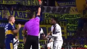 Andrés Gomez é expulso e desfalca Vasco na semifinal da Sul-Americana