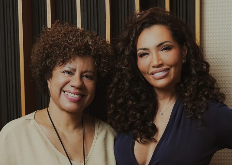 Karinah lança álbum com regravações de oito grandes nomes do samba
