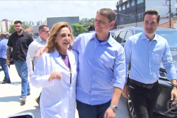 Tarcísio visita centro de exames feminino em Itaquera e promete ampliar modelo