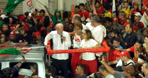 Lula diz que Globo não merece confiança após almoço de Flávio Lula diz que Globo não merece confiança após almoço de Flávio
