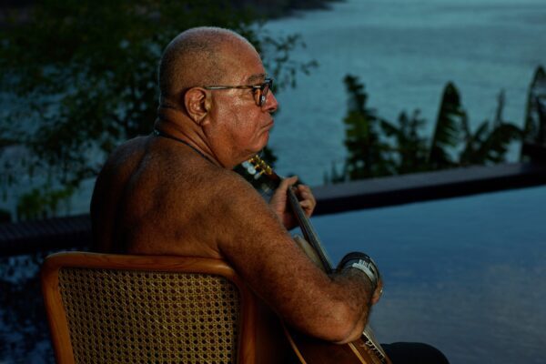 Cézar Mendes lança álbum ‘Itapuano’ com grandes nomes da MPB
