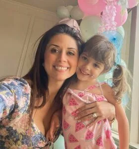 Brasileira mata filha de 4 anos após perder guarda em Houston