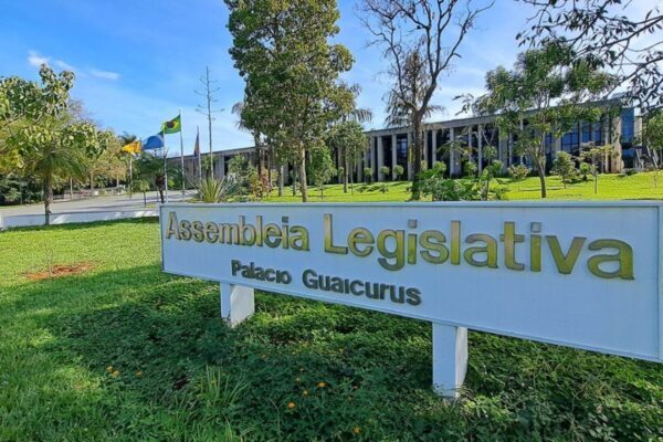 Alems adia sessão ordinária por causa do calendário eleitoral