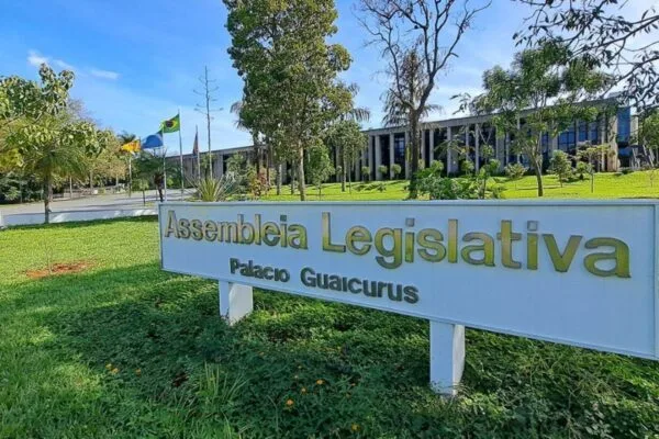 Alems adia sessão ordinária por causa do calendário eleitoral