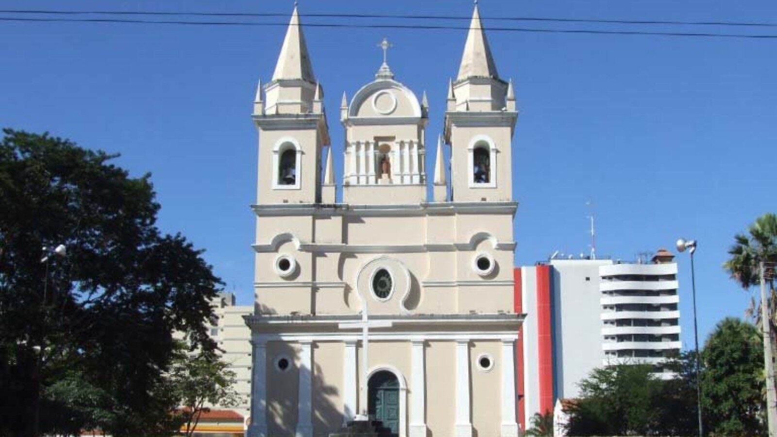 www.deixaeutefalar.com.br Catedral de Teresina faz bênção de animais em homenagem a São Francisco