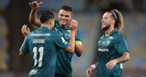 Savarino faz hat-trick e Fluminense goleia o Coritiba por 4 a 0