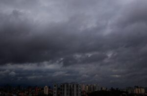www.deixaeutefalar.com.br SP entra em alerta para alagamentos neste domingo