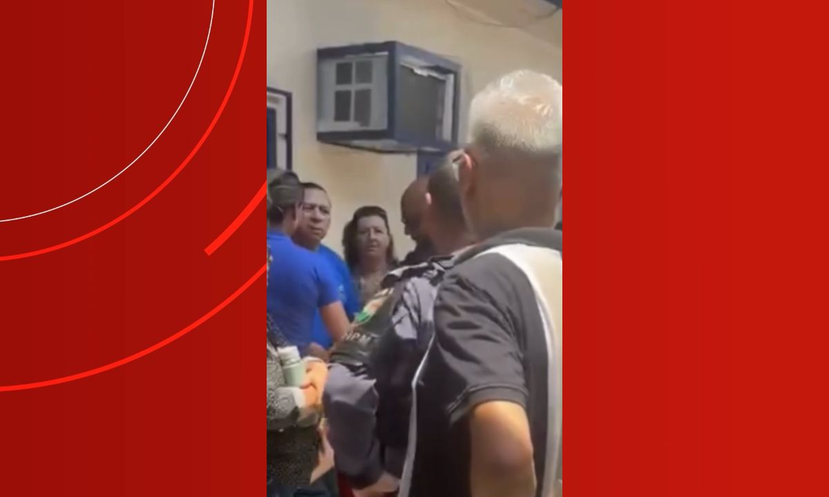 www.deixaeutefalar.com.br Ex-prefeito é detido após agredir PM em abordagem eleitoral no AM