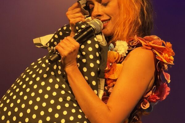 Juliana Linhares grava show no Circo Voador em janeiro