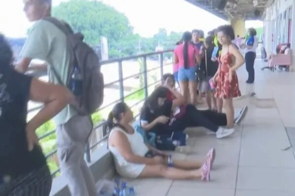 Fila e falha no sistema travam transferência de créditos em Rio Branco