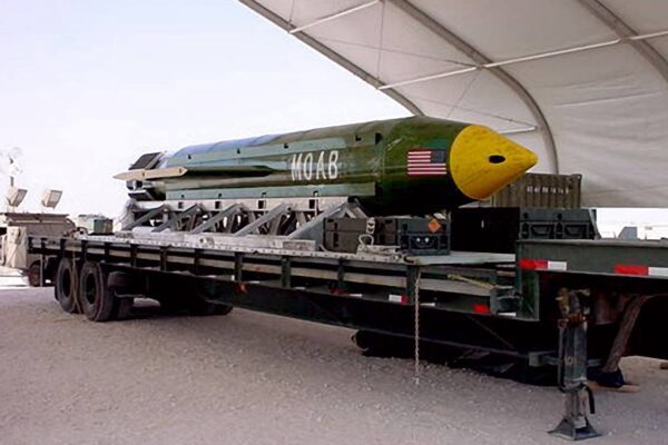 EUA planejam usar ‘mãe de todas as bombas’ contra o Irã
