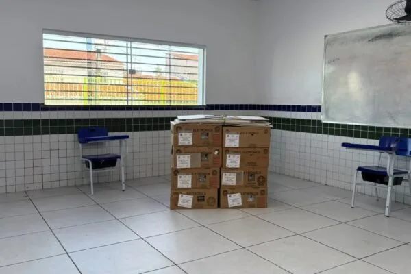 TRE-MA sorteia urnas para testes e inicia distribuição no estado