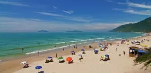 SC lidera ranking nacional com 6 novas praias no selo Bandeira Azul