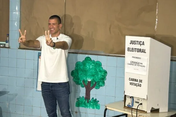 Paes reconhece derrota e Ruas deve ser eleito governador no 1º turno