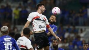 www.deixaeutefalar.com.br Calleri critica atuação do São Paulo em derrota por 2 a 0