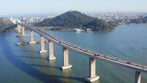 Adolescente é encontrada dormindo em porta-malas na Terceira Ponte Adolescente é encontrada dormindo em porta-malas na Terceira Ponte