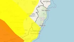Frente fria traz alerta de temporal e granizo para o ES Frente fria traz alerta de temporal e granizo para o ES