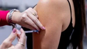 Tríplice viral contra sarampo disponível em 72 unidades de Cuiabá Tríplice viral contra sarampo disponível em 72 unidades de Cuiabá