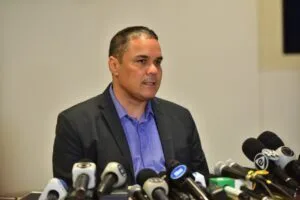 PF encontra R$ 200 mil e placas de viatura em operação no AM PF encontra R$ 200 mil e placas de viatura em operação no AM
