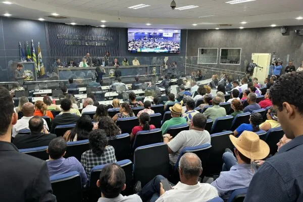 Águas de Teresina promete melhorar abastecimento em 20 dias Águas de Teresina promete melhorar abastecimento em 20 dias