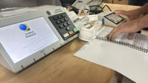 SC entra na reta final da votação com apuração à vista SC entra na reta final da votação com apuração à vista