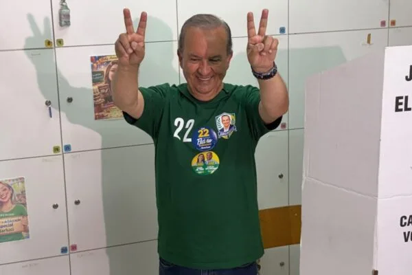 Jorginho Mello venceu em 285 dos 295 municípios de SC Jorginho Mello venceu em 285 dos 295 municípios de SC