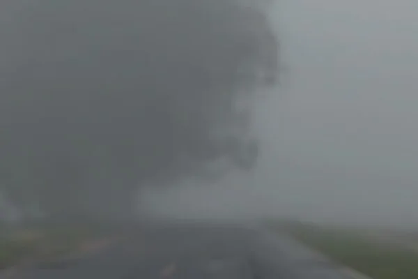 Neblina e chuva afetam rodovias no sul de MS Neblina e chuva afetam rodovias no sul de MS