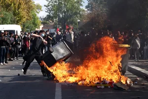 França mobiliza 70 mil agentes para novos protestos neste sábado