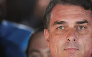 Rota de Flávio Bolsonaro até os EUA passou por Argentina e Equador