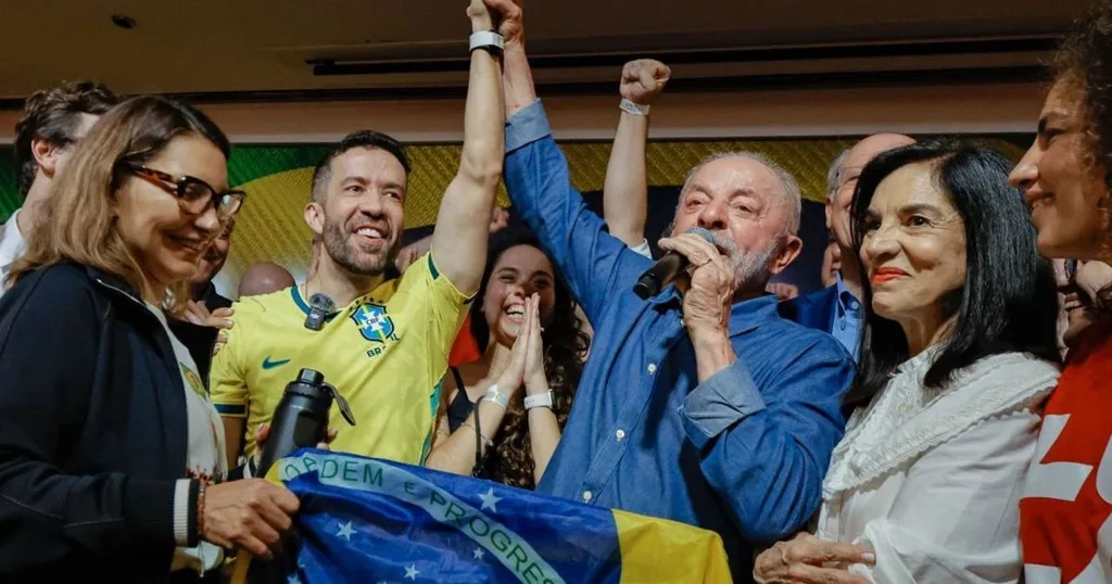 Lula pede mobilização a apoiadores na Avenida Paulista Lula pede mobilização a apoiadores na Avenida Paulista