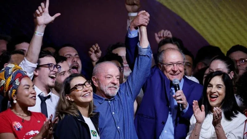 Lula vence e conquista quarto mandato como presidente Lula vence e conquista quarto mandato como presidente
