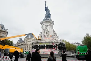 Milhares vão às ruas em Paris após tribunal liberar protesto