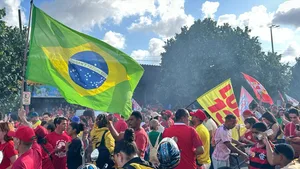 Apoiadores fazem ato pró-Lula em João Pessoa às vésperas do 2º turno