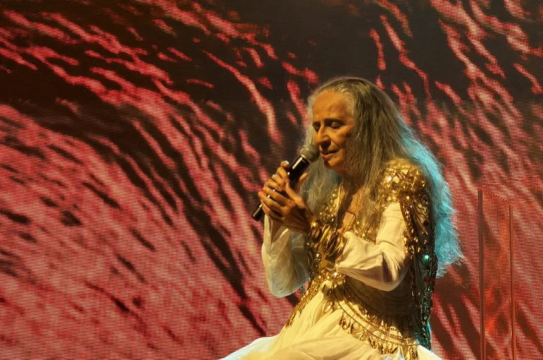 Maria Bethânia lança álbum ao vivo dos 60 anos de carreira