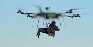 Ucrânia resgata soldado ferido com drone na linha de frente