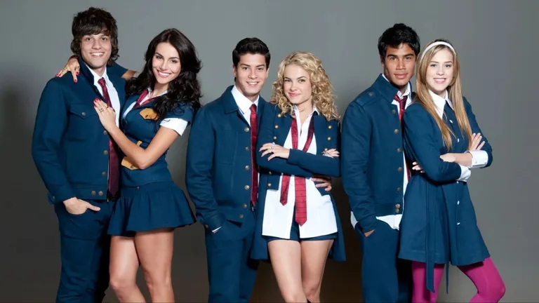 Colegas de 'Rebelde' prestam homenagens a Lua Blanco
