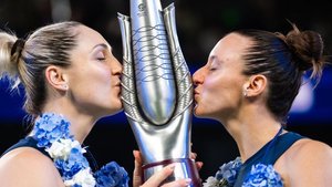 Stefani e Dabrowski vencem Wuhan Open e lideram ranking de duplas