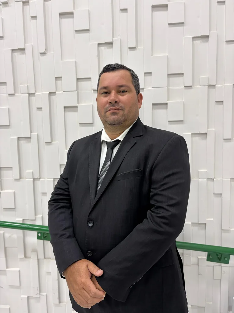Vereador Léo Silva é eleito presidente da Câmara de Buritis para o biênio 2027 e 2028